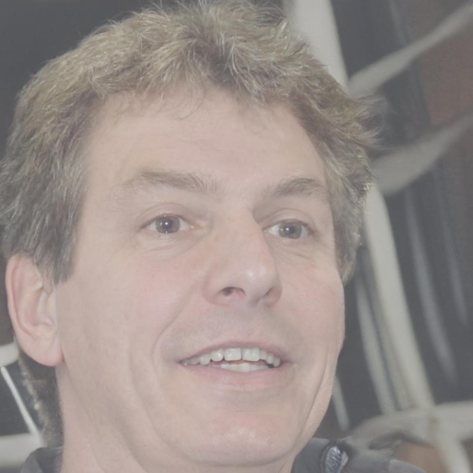 Portrait of financial education expert Caelum Bridgewater